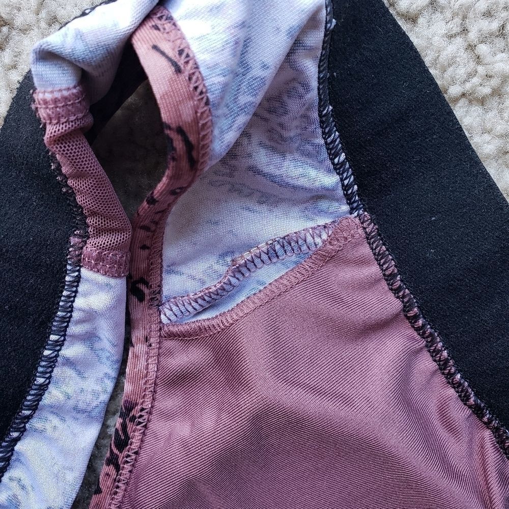 Pink VS Snakeskin Python Black Blush Sports Bra - Picture 3 of 8